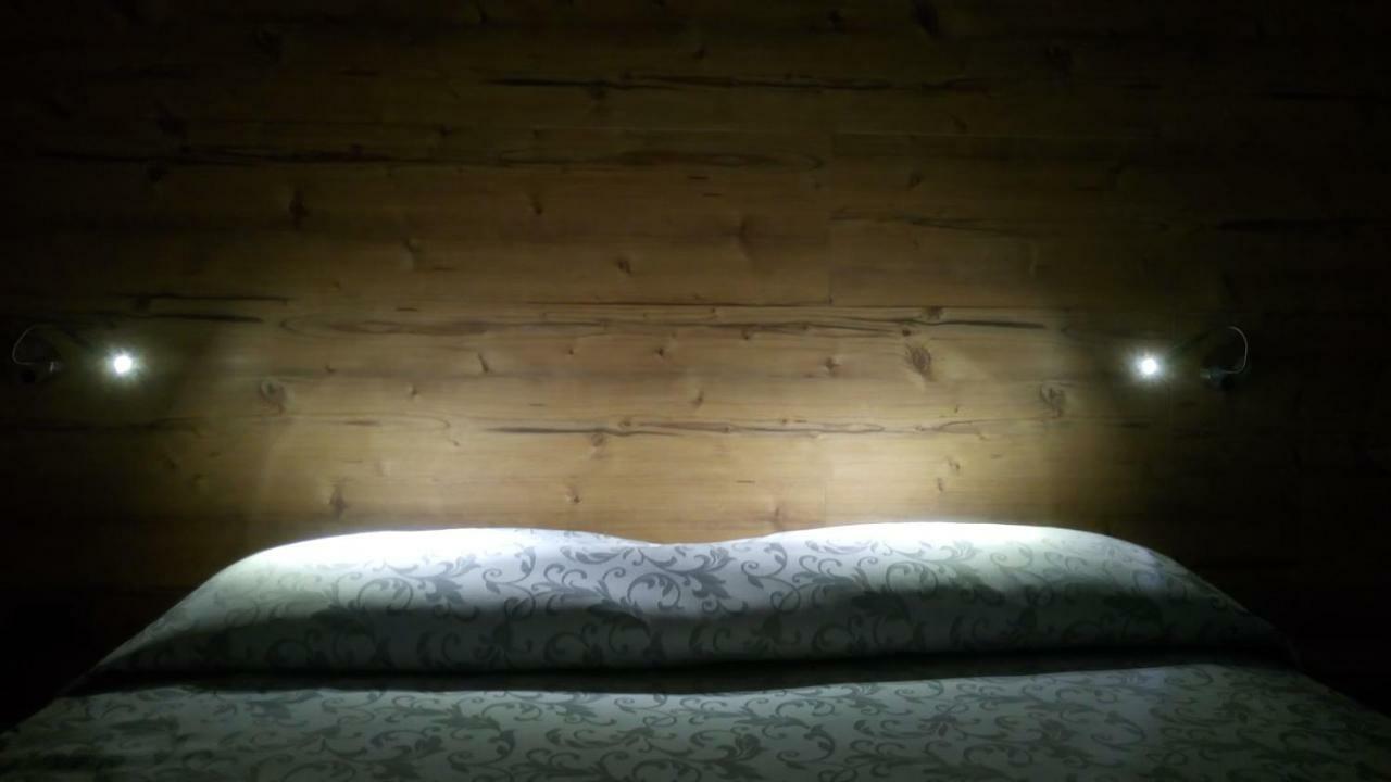 Hotel Bed & Rooms , Corte Rossa -1 Min Walk To Bernina Express Tirano Exterior foto